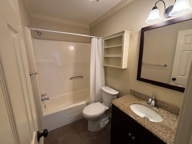 Building Photo - 6114 Parkforest Dr