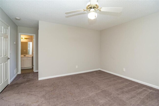 Building Photo - 3272 Peach Ct