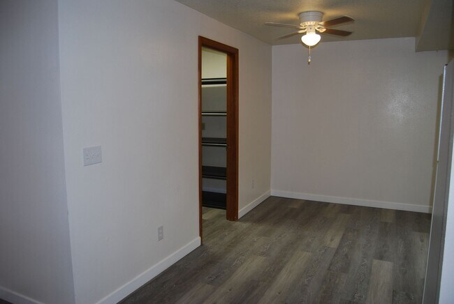 Building Photo - Charming 2 Bedroom 1.5 Bathroom in Tigard