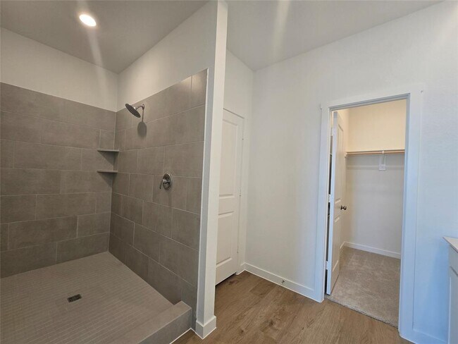 Building Photo - 229 Mets Wy