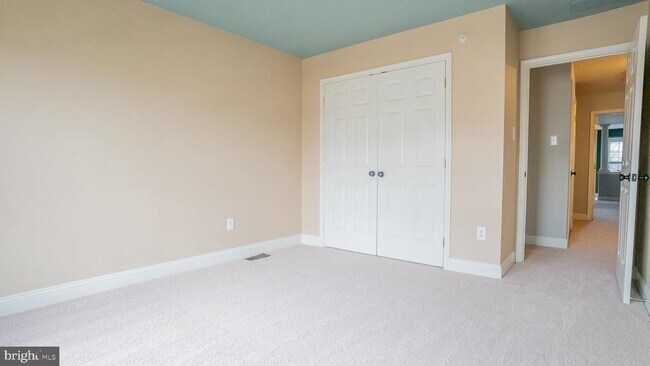 Building Photo - 108 Barefield Ln