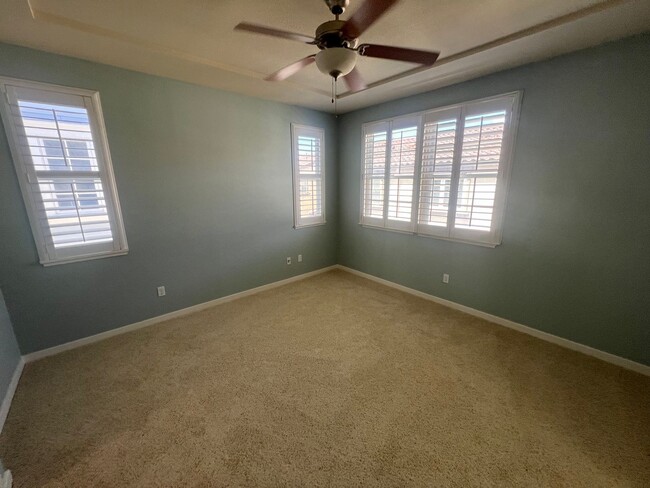 Building Photo - Beautiful 3 bed 3.5 bath Townhouse with A/C in Mountain View. Blocks from Downtown.