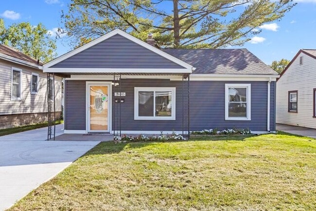 Primary Photo - Beautifully Updated Ranch with large back ...