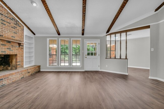 Building Photo - Renovated 4 Bedroom 2 Bath Home for Rent!!