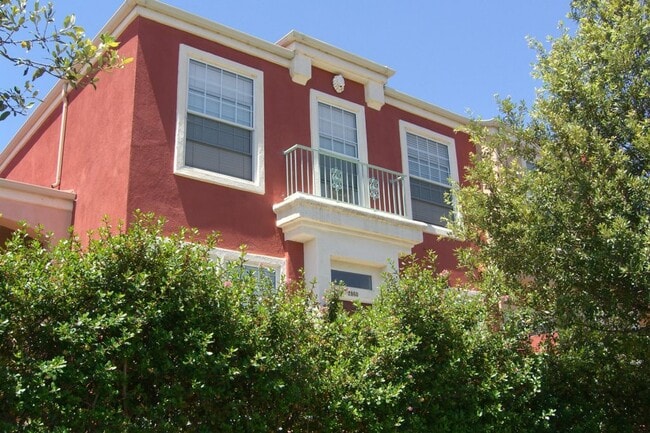 Primary Photo - 2860 Victoria Ave