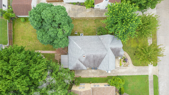 Building Photo - 1713 S Evanston Ave