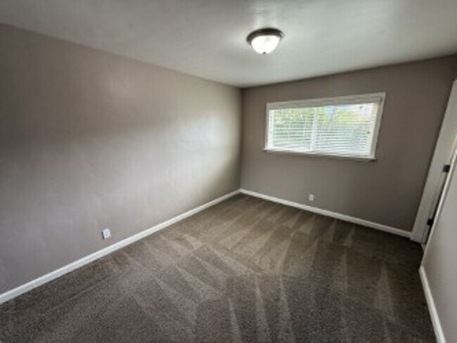 Building Photo - Single level 3 bedroom, 2 bath Home in the Cambrian Park Neighborhood. Great Schools. Close to Lo...