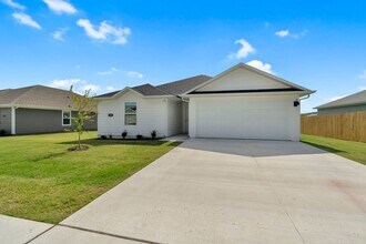 Building Photo - Brand-New 3 Bedroom Home in Prairie Grove! Move-in Ready!
