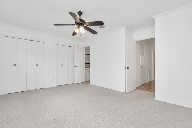 Building Photo - 3934 Roseland St