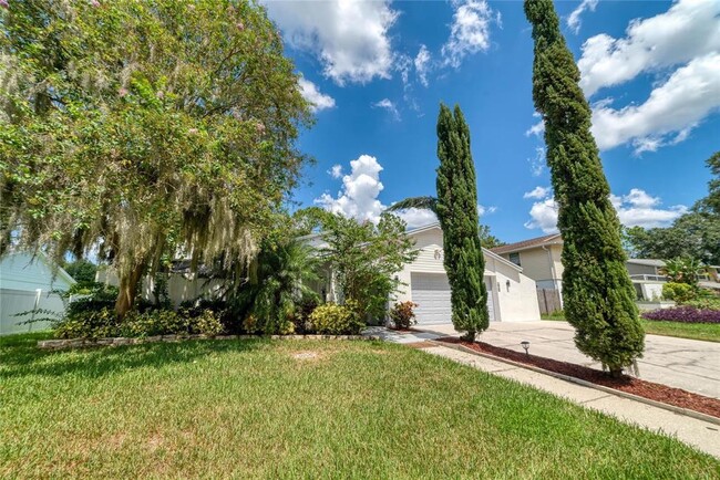 Building Photo - 15722 GardenSide Ln