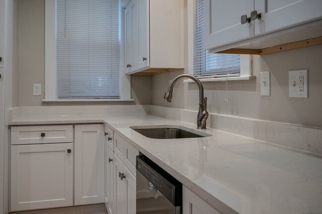 Building Photo - 3735 Central Ave