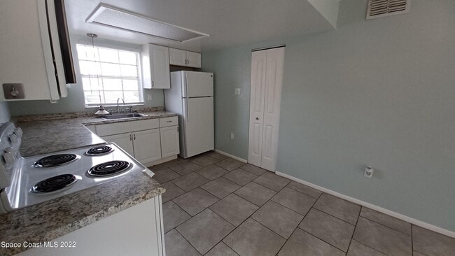 Building Photo - 181 Ulster Ln