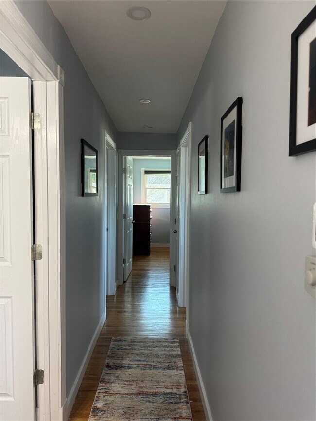 Building Photo - 548 Pinnacle Rd