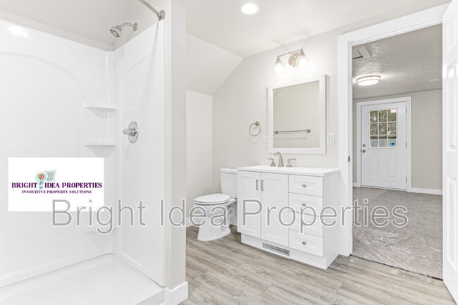 Building Photo - 2755 Woodbury Dr