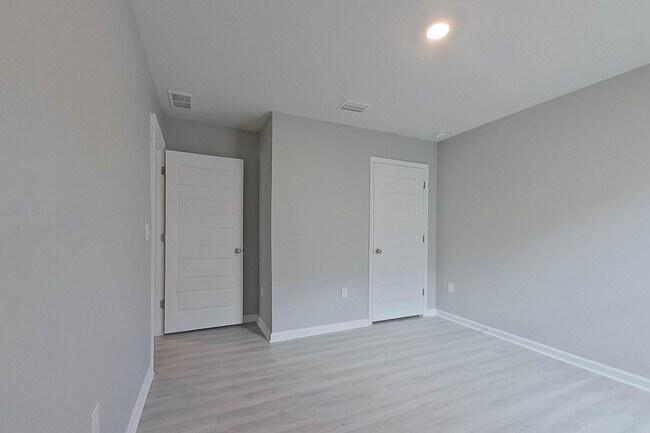 Building Photo - 128 Swallowtail Ln