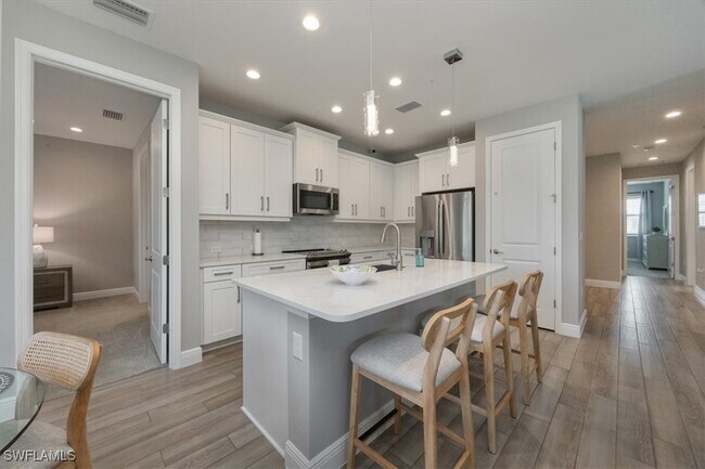 Building Photo - 2560 Seychelles Dr