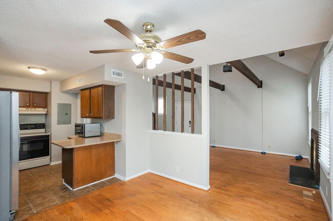 Building Photo - 5419 Hickory Park Dr