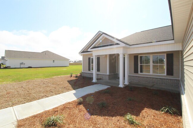Building Photo - 6083 Forest Dr