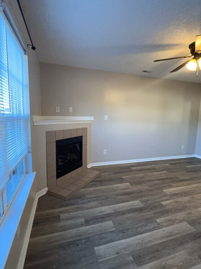 Building Photo - 809 Timberlake Trail