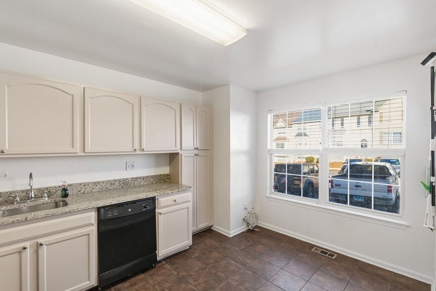 Building Photo - 3507 Corn Stream Rd