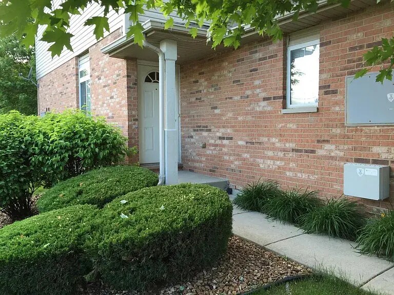 Entrance - 1738 Windward Ave