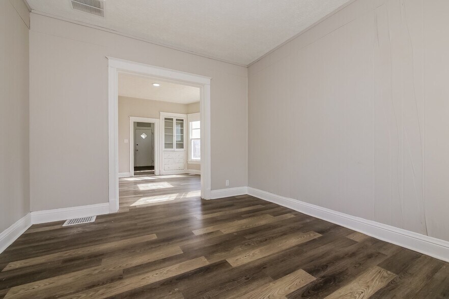 Building Photo - 2049 Florence Blvd