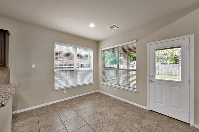 Building Photo - 2458 Garden Falls Dr