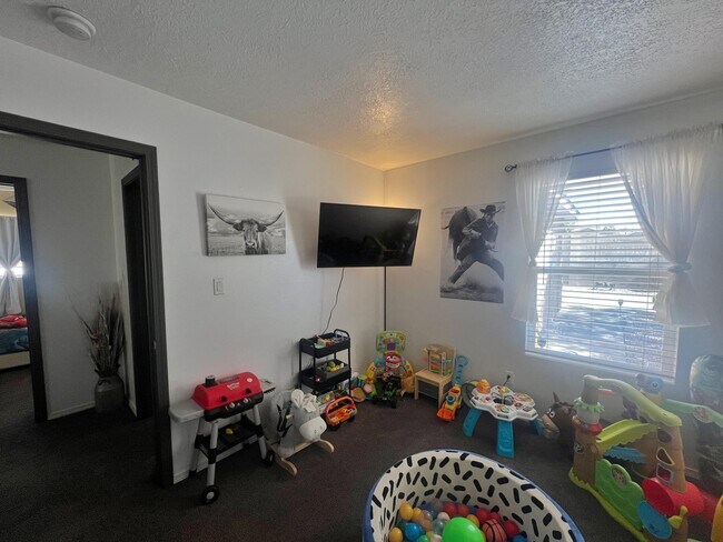 Building Photo - 6148 Malpais Park Ave NW