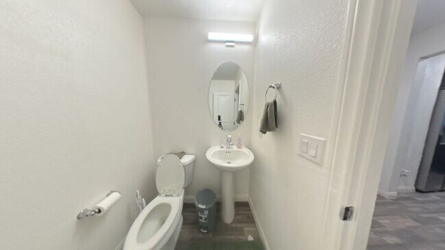 Building Photo - Charming 3-Bedroom Home with Modern Comforts