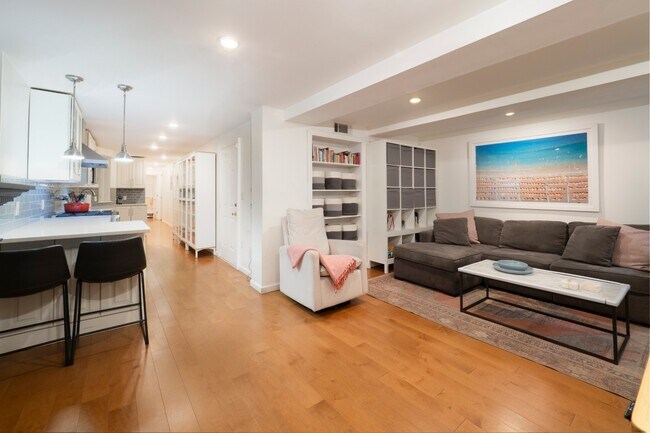 Building Photo - 226 1st St