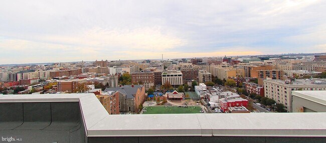 Building Photo - 1615 Q St NW