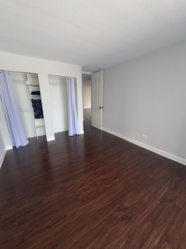 Building Photo - 340 W Diversey Pkwy