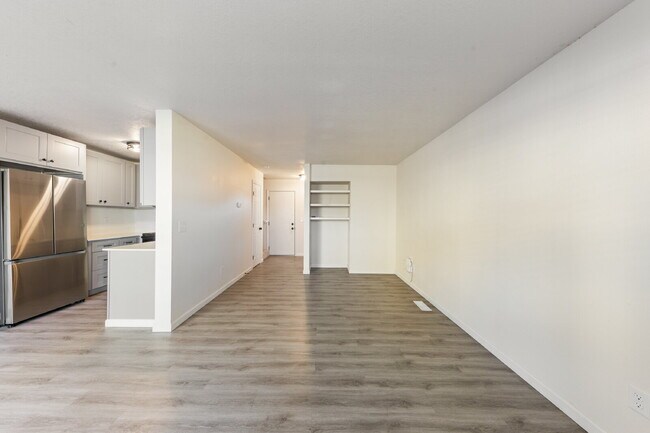 Building Photo - Newly Remodeled 3 bedroom Home