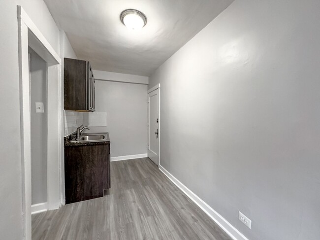 Interior Photo - 4600 Beacon