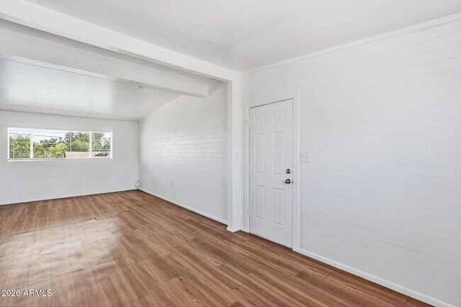 Building Photo - 2150 W Missouri Ave