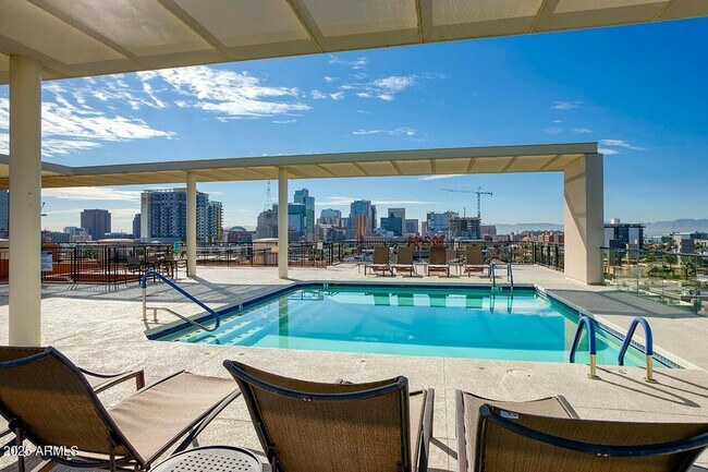 Building Photo - 208 W Portland St