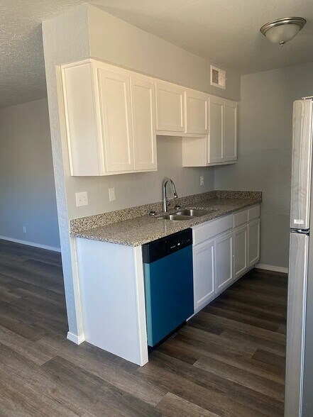 Building Photo - 405 Dorado Ct SE