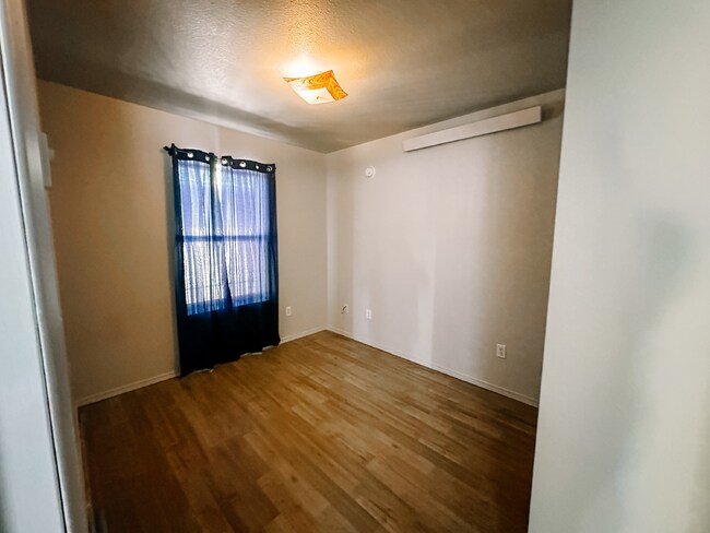 Building Photo - Charming single-level home nestled on Dillon's east side.