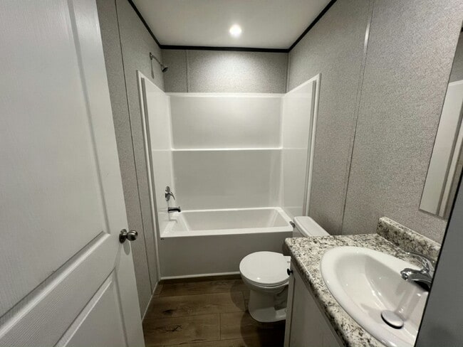 Building Photo - 17 Park Pl