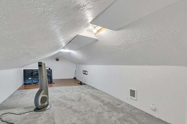 Building Photo - 1426 S 54th St