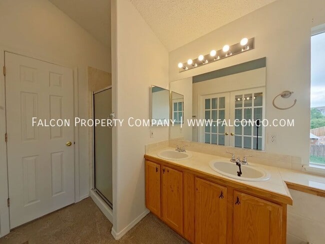 Building Photo - 7150 Grand Prairie Dr