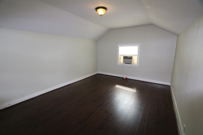 Building Photo - 2515 Cleburne St