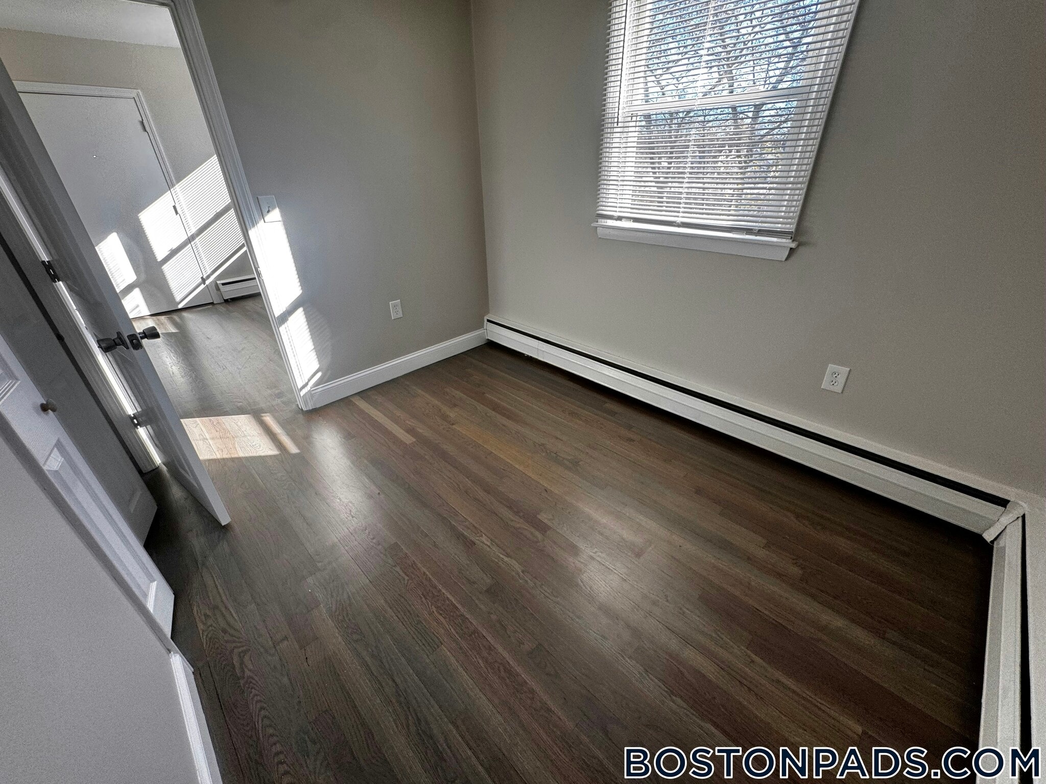 Building Photo - 18 Waugh St