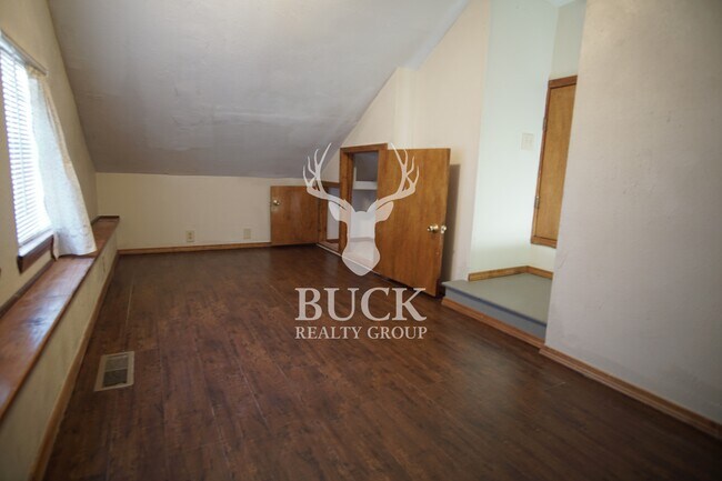 Building Photo - 9312 Mahler Pl