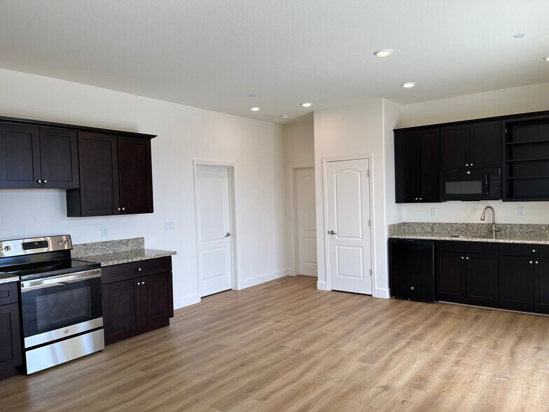 Building Photo - 3355 Barolo Ct