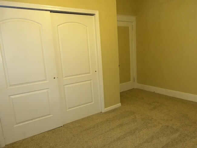 Building Photo - 27 S Middletown Rd