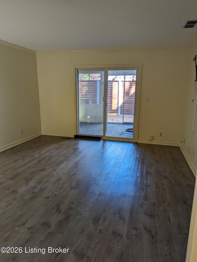 Building Photo - 7605 New La Grange Rd