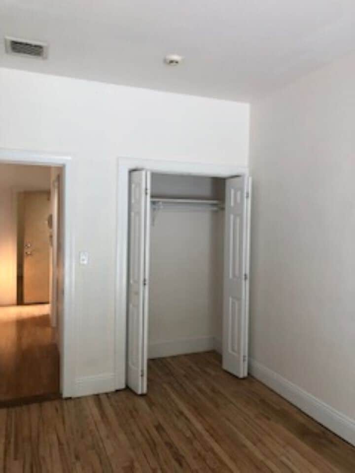 livingroom - 8 Railroad Ave