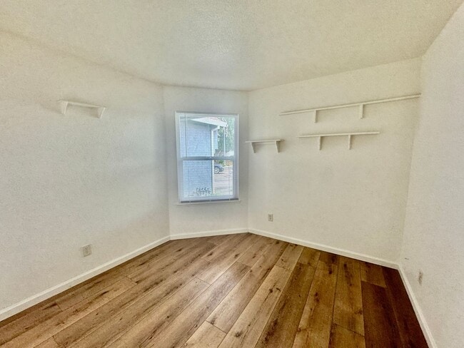 Building Photo - NEWLY REMODELED - 3 Bedroom 2 Bath Home for Rent