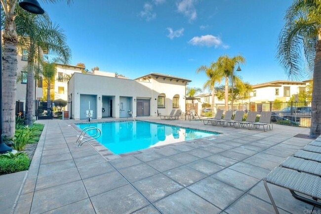 Building Photo - 2211 Solara Ln